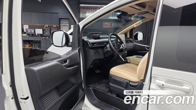 Hyundai Staria 2024 — Şəkil 8/20