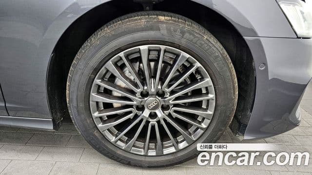 Audi A6 2020 — ფოტო 24/35