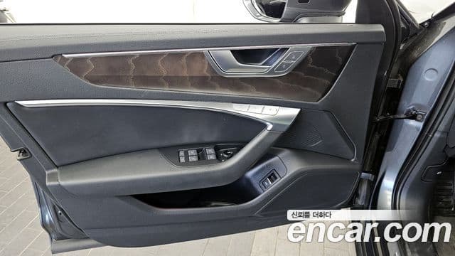 Audi A6 2020 — ფოტო 18/35