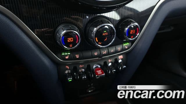 Mini Cooper S Countryman 2023 — ფოტო 19/20