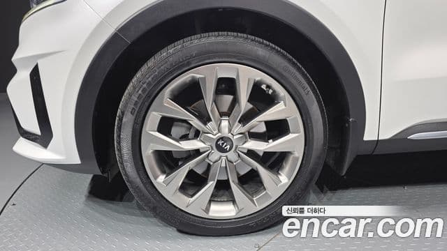 Kia Sorento 2020 — Фото 5/20