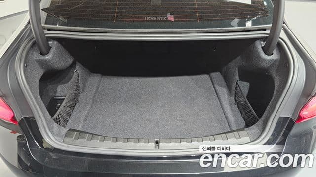 BMW 3 Series 2019 — Şəkil 17/20