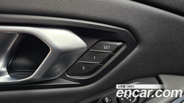 BMW 3 Series 2019 — Photo 18/32