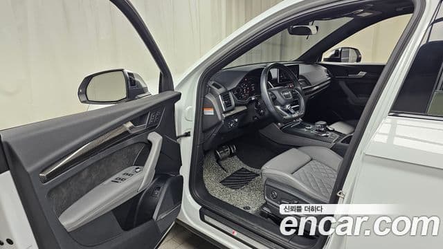 Audi Q5 2020 — Şəkil 10/20