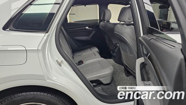 Audi Q5 2020 — Şəkil 11/20