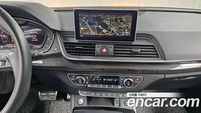 Audi Q5 2020 — Şəkil 12/20
