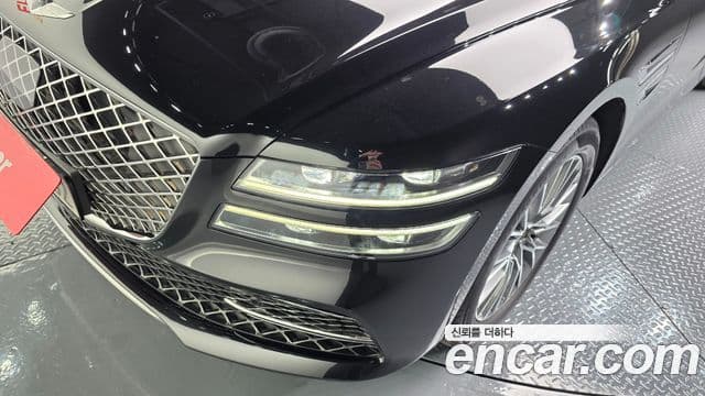 Genesis G80 2023 — Photo 17/36