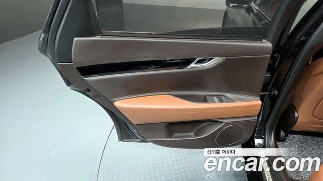 Genesis G80 2023 — Photo 19/36