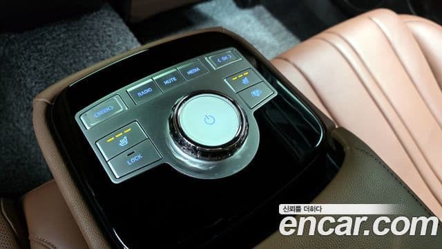 Genesis G80 2023 — Photo 28/36