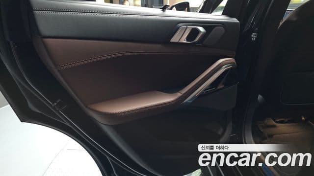 BMW X6 2025 — Photo 28/34