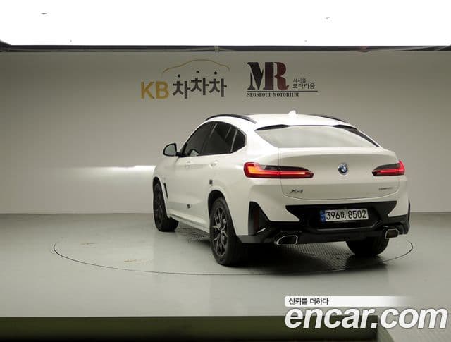 BMW X4 2022 — Photo 14/20