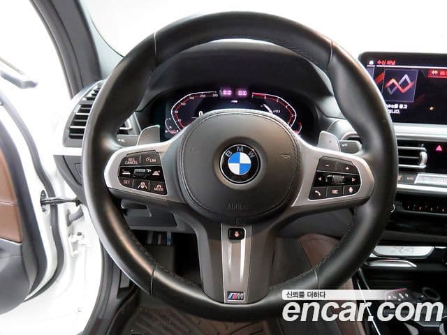 BMW X4 2022 — Photo 19/20