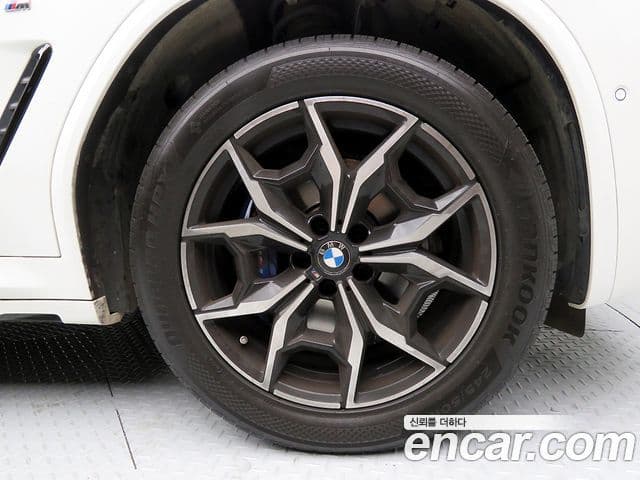 BMW X4 2022 — Photo 11/20