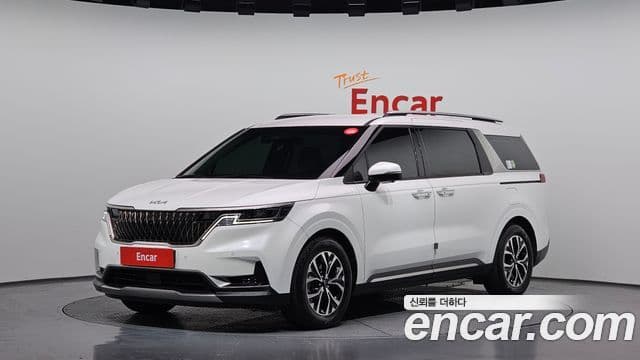 Kia Carnival 2021 — Фото 1/20