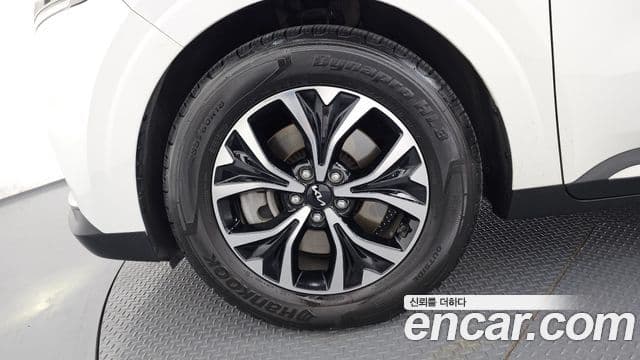 Kia Carnival 2021 — Фото 5/20
