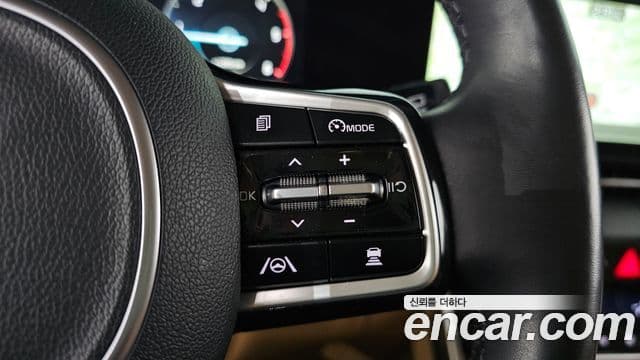 Kia Carnival 2021 — Фото 17/20