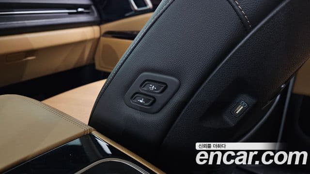 Kia Carnival 2021 — Фото 18/20