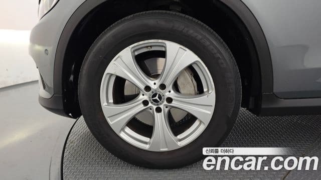 Mercedes-Benz GLC-Class 2018 — Şəkil 5/20