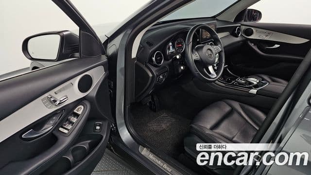 Mercedes-Benz GLC-Class 2018 — Şəkil 10/20