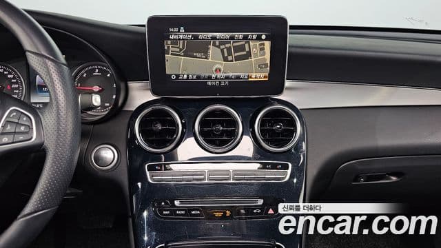 Mercedes-Benz GLC-Class 2018 — Şəkil 14/20