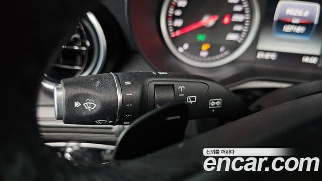 Mercedes-Benz GLC-Class 2018 — Şəkil 16/20