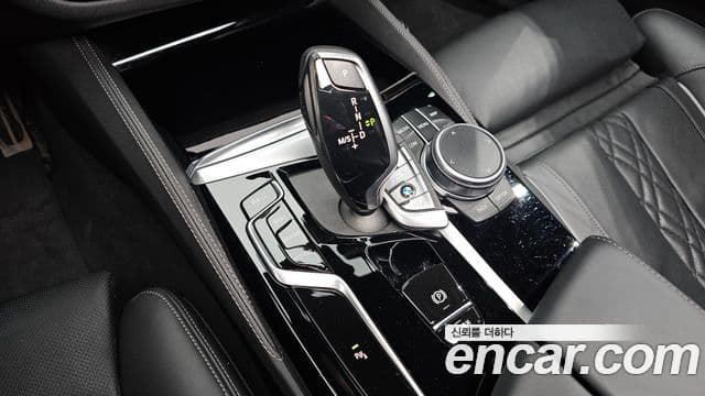 BMW 5 Series 2022 — Şəkil 9/20