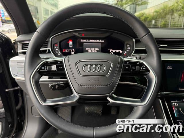 Audi A8 2023 — Фото 10/20