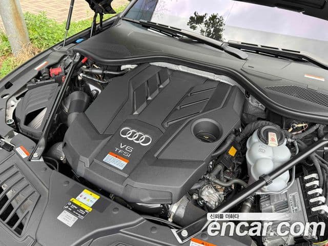 Audi A8 2023 — Фото 11/20