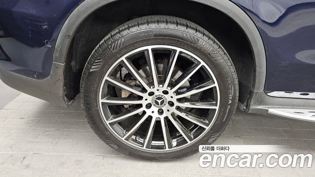 Mercedes-Benz GLC-Class 2019 — Şəkil 5/20
