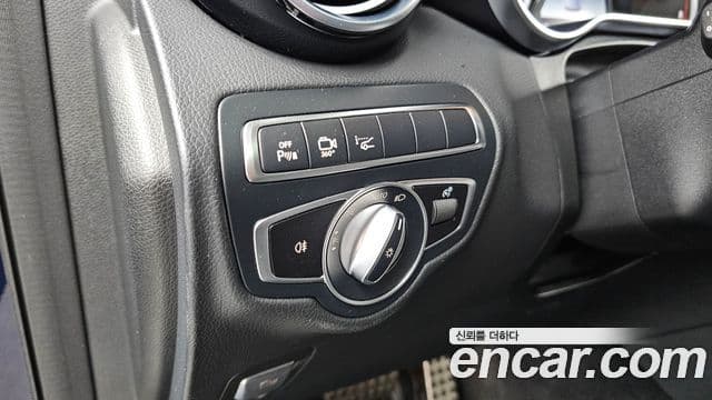 Mercedes-Benz GLC-Class 2019 — Photo 31/33