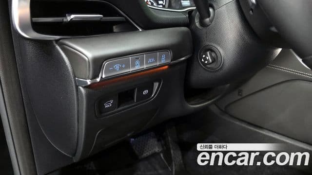 Genesis GV80 2021 — ფოტო 18/20