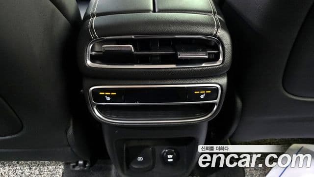 Genesis GV80 2021 — ფოტო 19/20