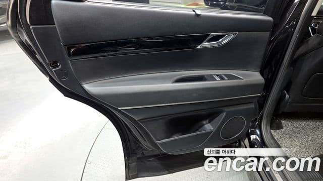 Genesis GV80 2021 — Photo 8/34