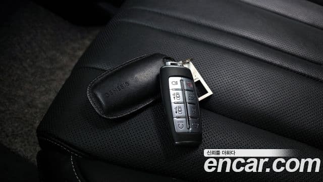Genesis GV80 2021 — Photo 31/34