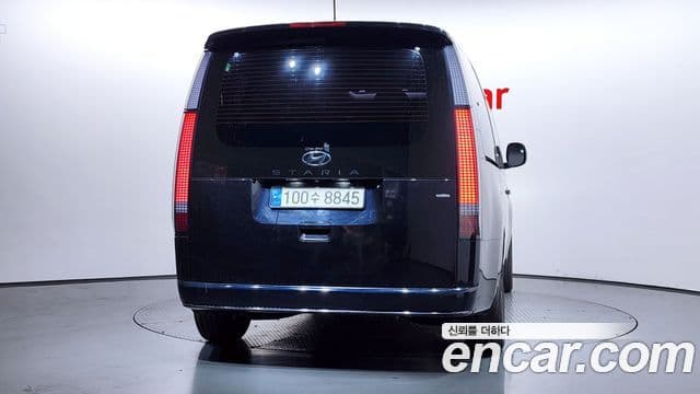 Hyundai Staria 2021 — ფოტო 3/20