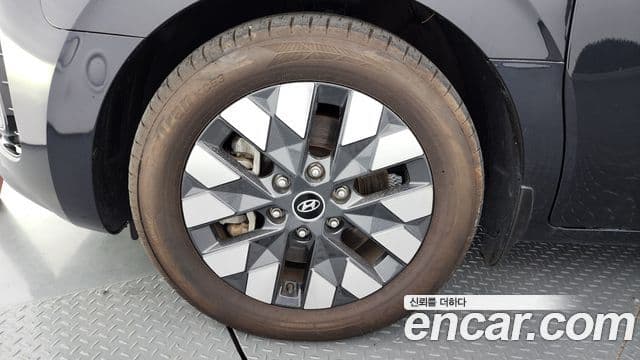 Hyundai Staria 2021 — ფოტო 4/20