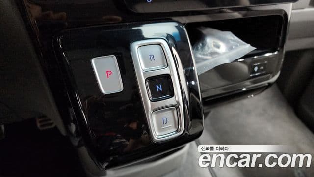 Hyundai Staria 2021 — ფოტო 8/20