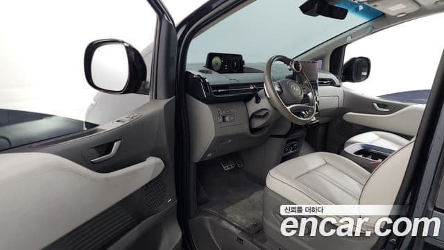 Hyundai Staria 2021 — ფოტო 9/20