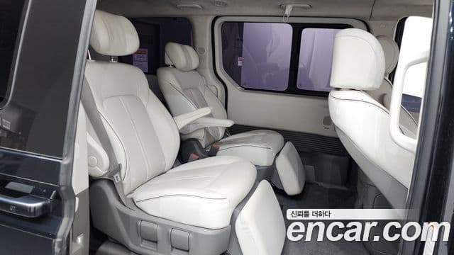 Hyundai Staria 2021 — ფოტო 10/20