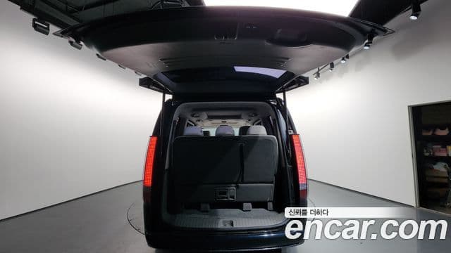 Hyundai Staria 2021 — ფოტო 17/20