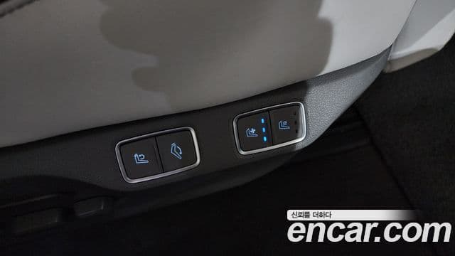 Hyundai Staria 2021 — ფოტო 19/20