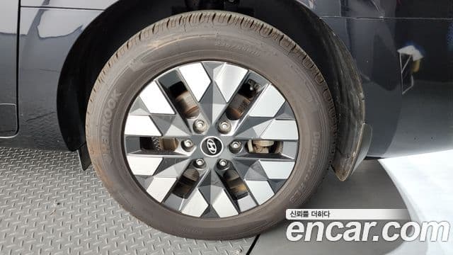 Hyundai Staria 2021 — Photo 16/33