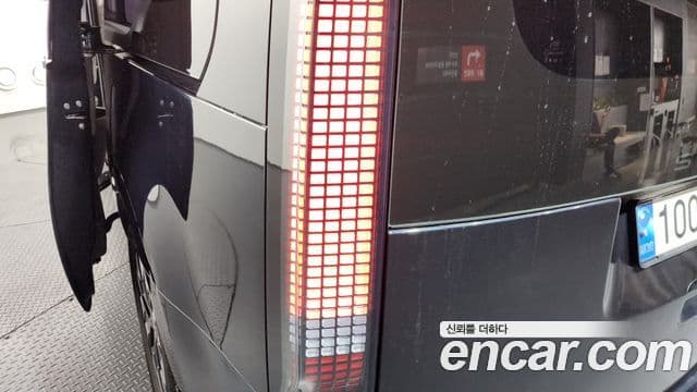 Hyundai Staria 2021 — Photo 17/33