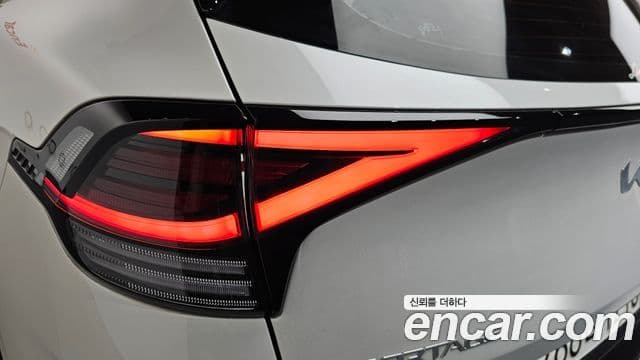 Kia Sportage 2022 — ფოტო 17/38