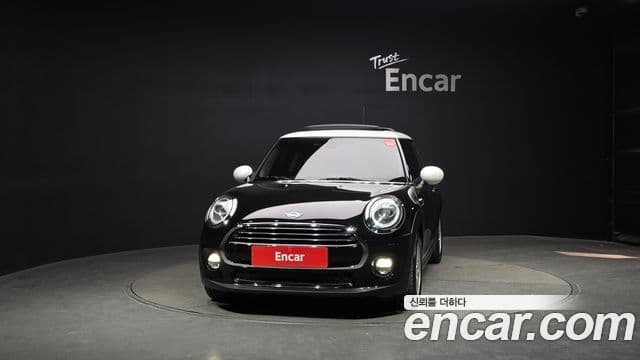 Mini Cooper D 2019 — Şəkil 25/30