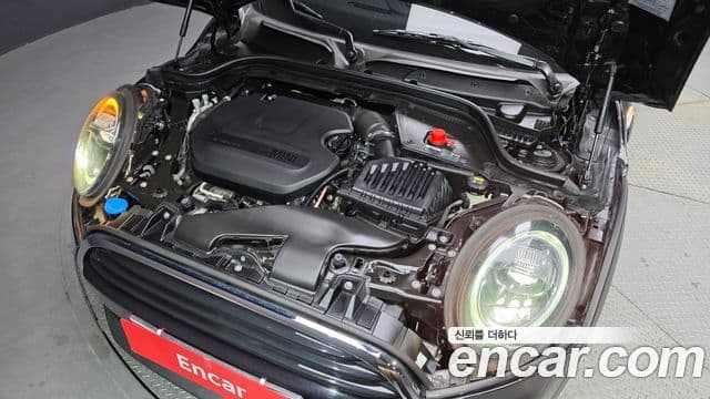 Mini Cooper D 2019 — Şəkil 13/30