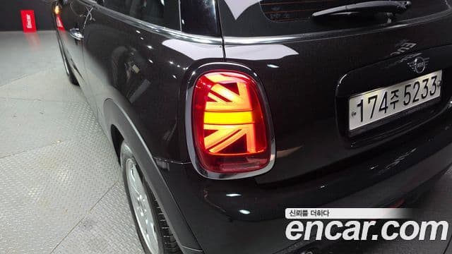 Mini Cooper D 2019 — Şəkil 19/30