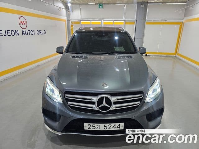 Mercedes-Benz GLE-Class 2018 — ფოტო 2/20