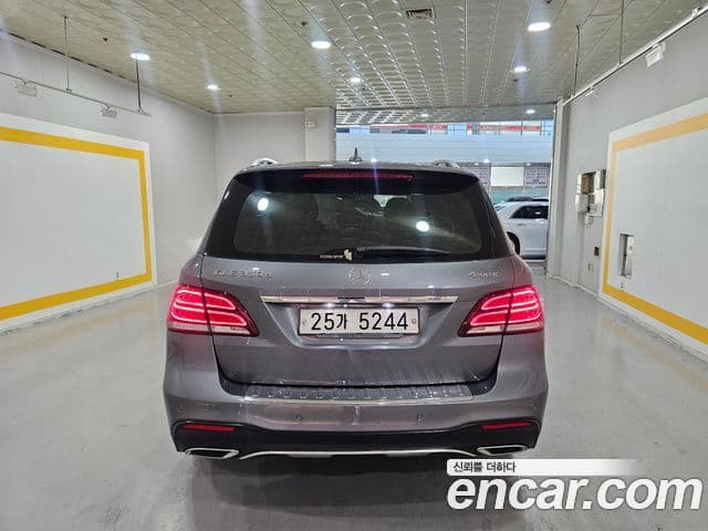 Mercedes-Benz GLE-Class 2018 — ფოტო 6/20