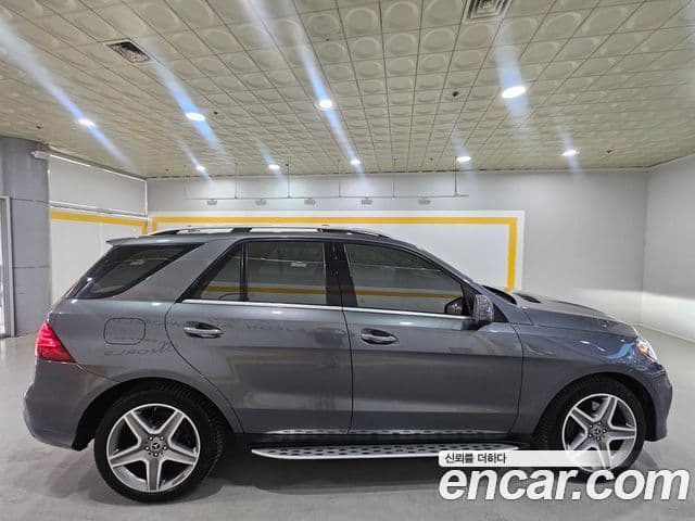 Mercedes-Benz GLE-Class 2018 — ფოტო 9/20